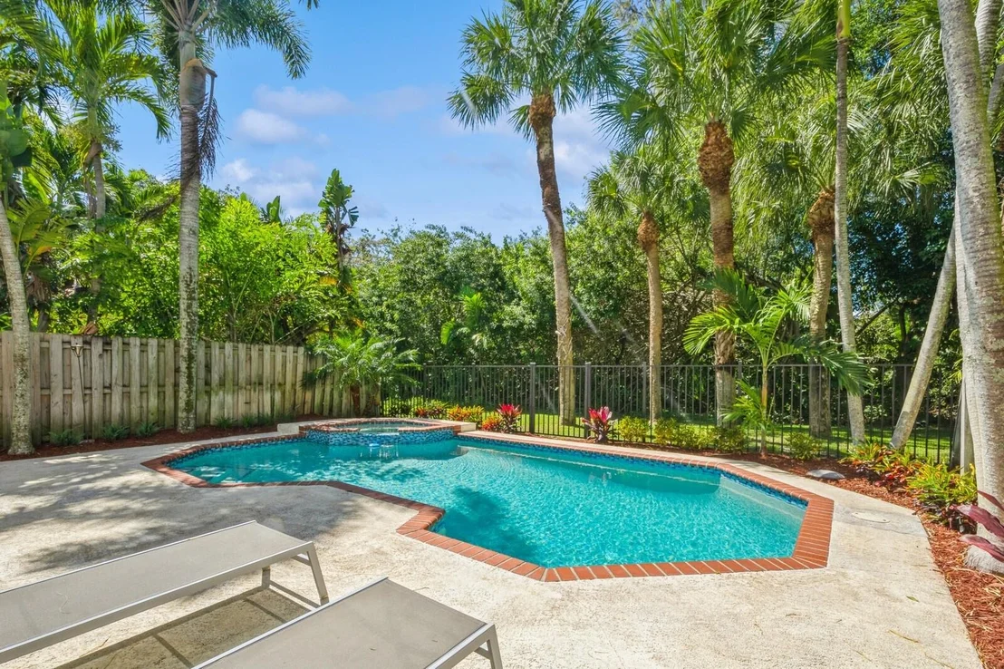 Photo of 5504 FOX HOLLOW Drive