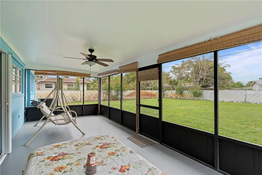 Photo of 325 Henthorne Drive