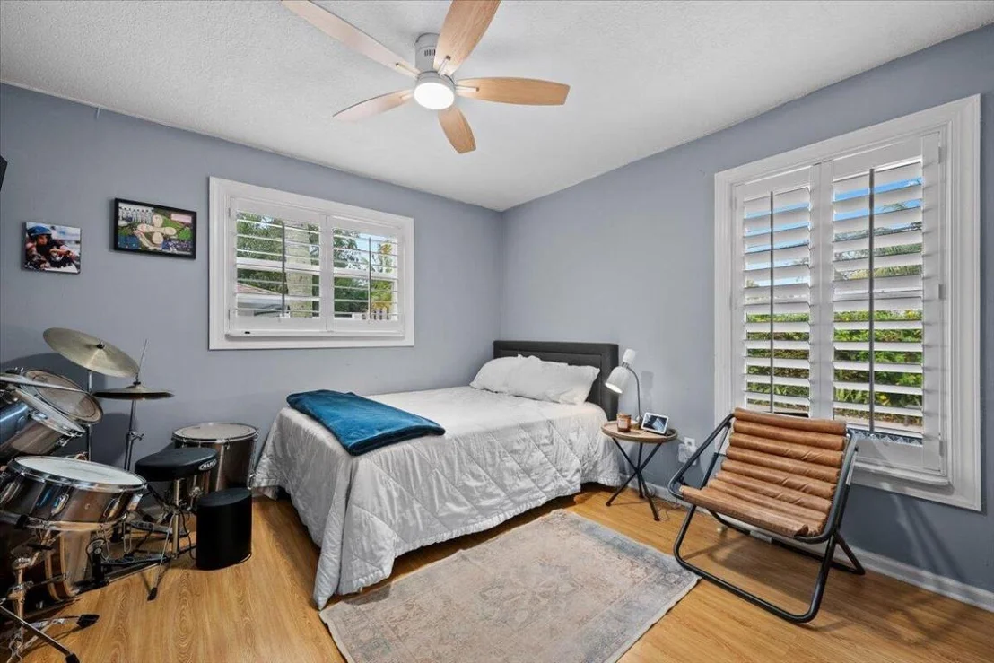 Photo of 443 Beacon Street