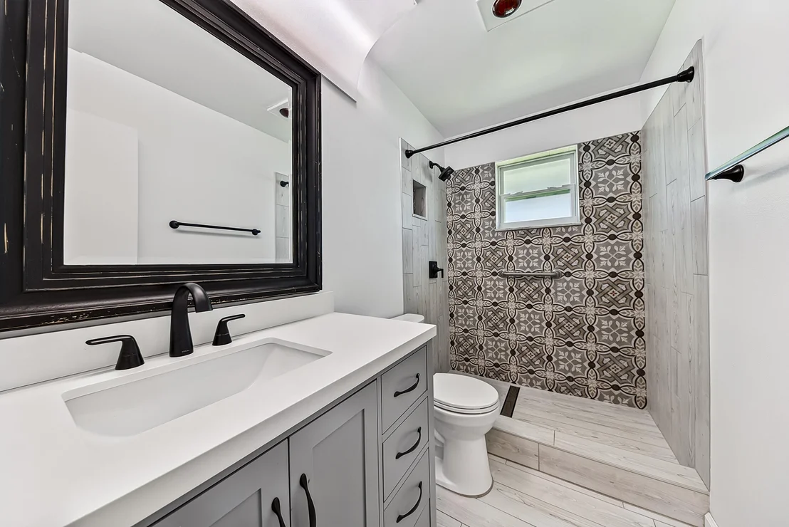 Photo of 2521 N Cypress Road
