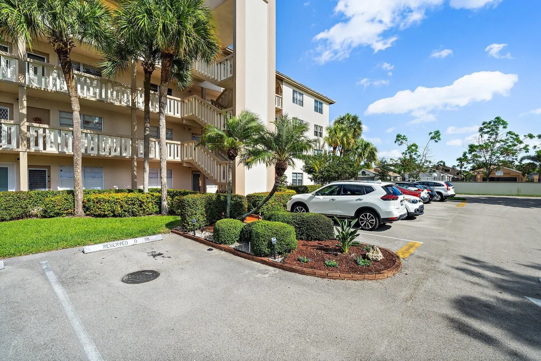 Photo of Unit M1 at 2003 Granada Drive