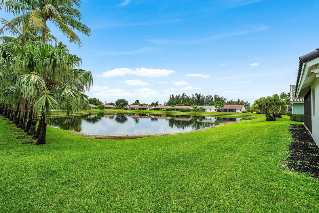 Photo of 5665 Aspen Ridge Circle