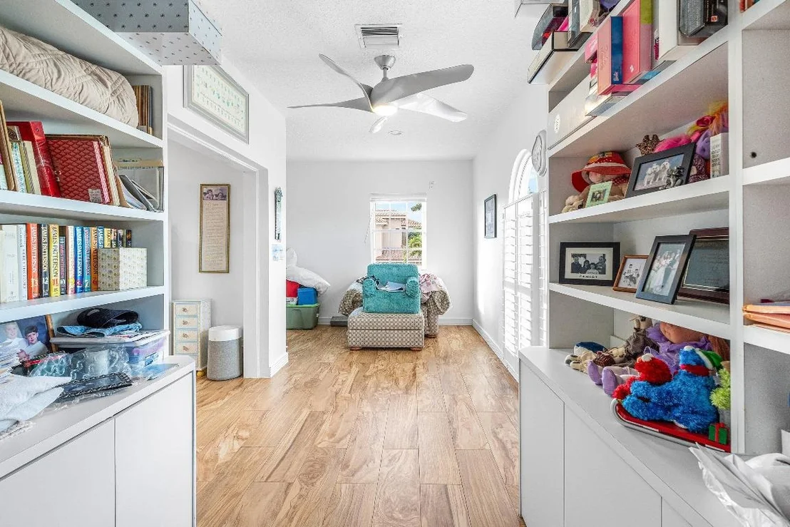Photo of 678 Carriage Hill Lane