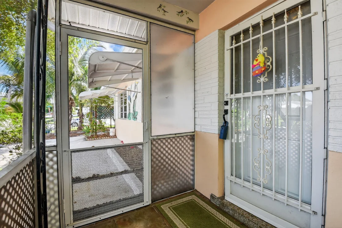 Photo of 702 Sunset Drive