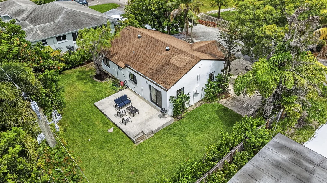 Photo of 1875 Ridge Road