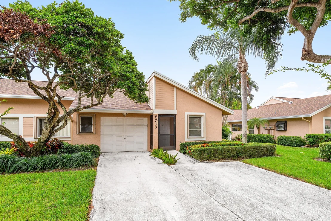 Photo of Unit D at 8077 Springtree Road