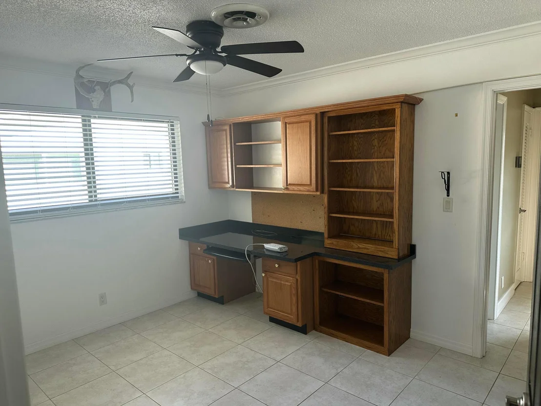 Photo of 563 NW 13th Drive