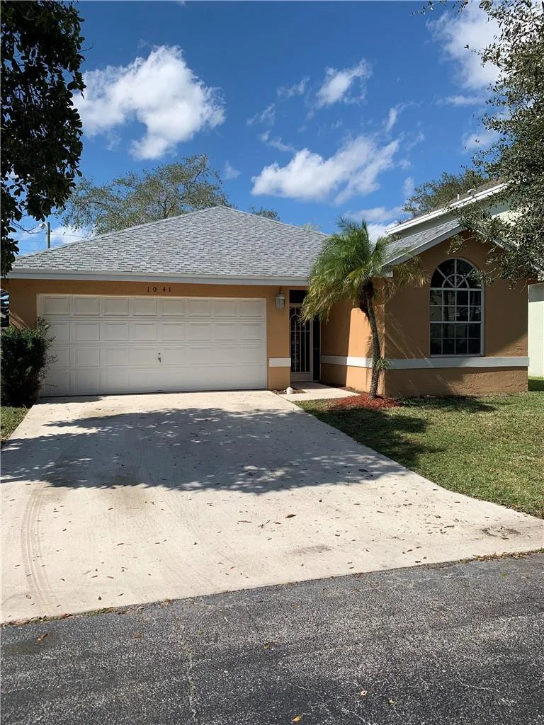 Photo of 1041 Fairfax Circle