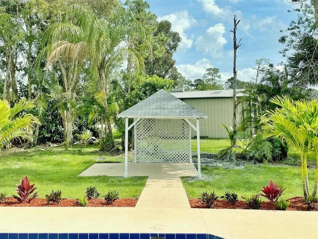 Photo of 5486 Avocado Boulevard