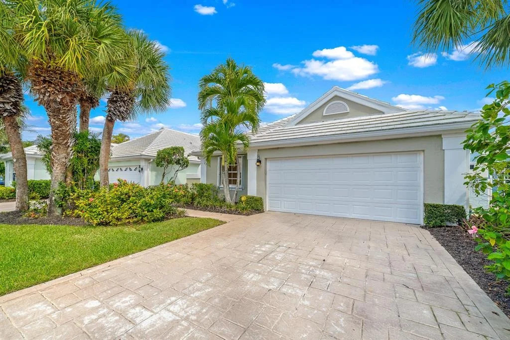 Photo of 930 Dickens Place