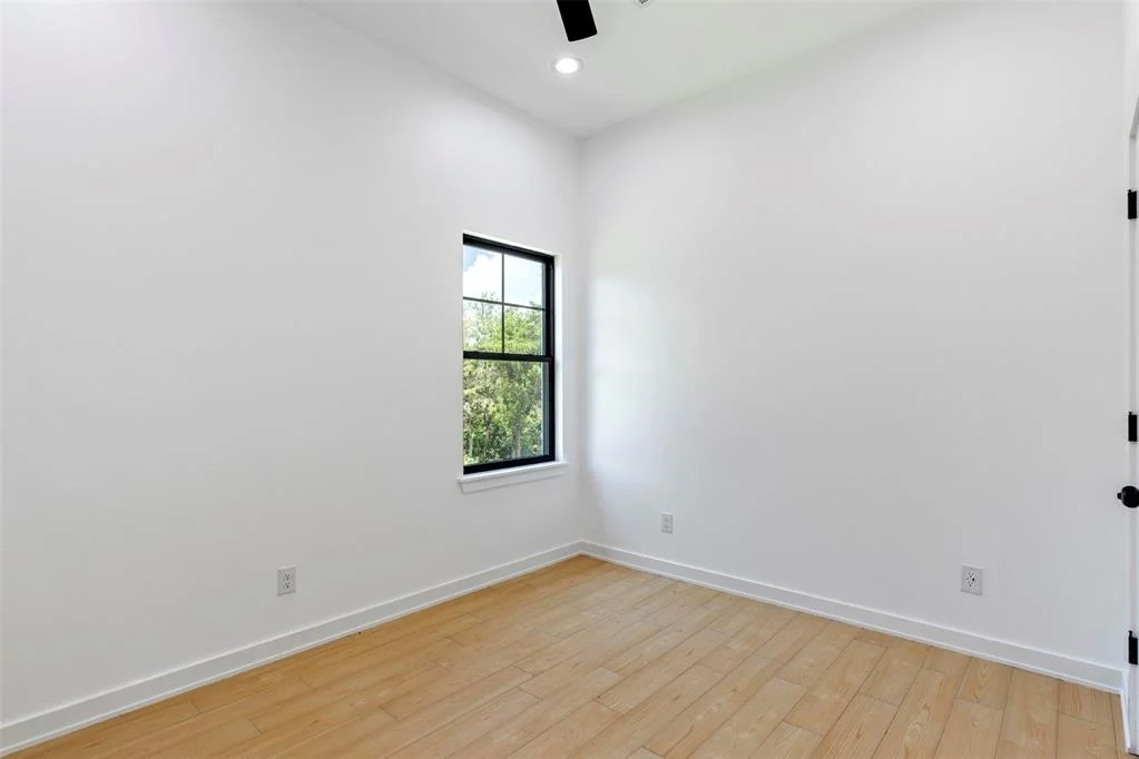 Photo of 2884 Springridge Road