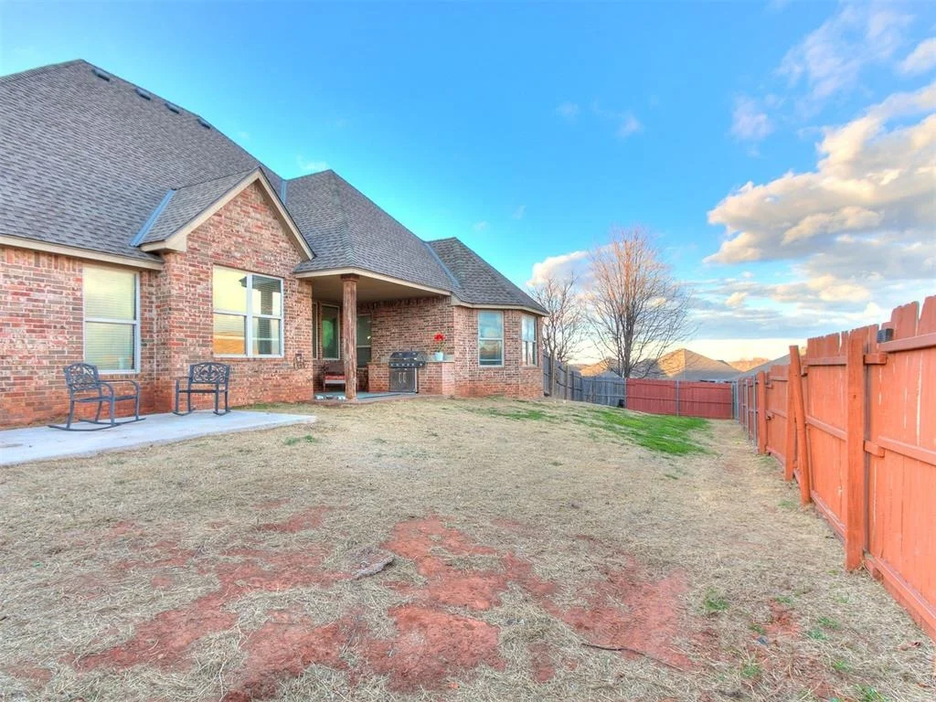 Photo of 307 Summit Bend