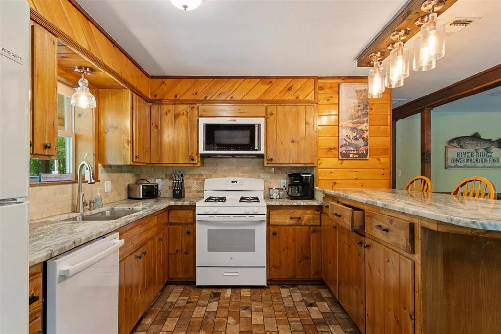 Photo of 868 Red Fox Road