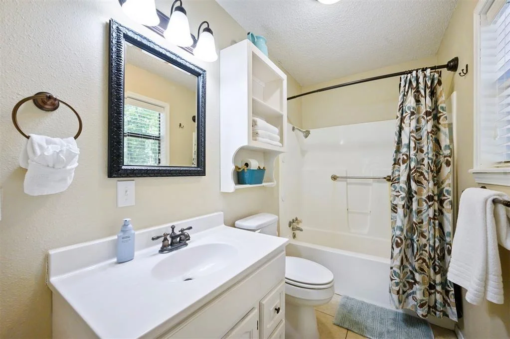 Photo of 263 Crooked Oaks Lane