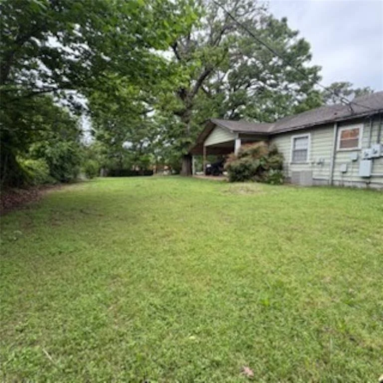 Photo of 103 E Sherry Lane