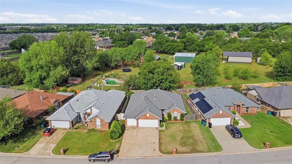 Photo of 613 Bluegrass Lane