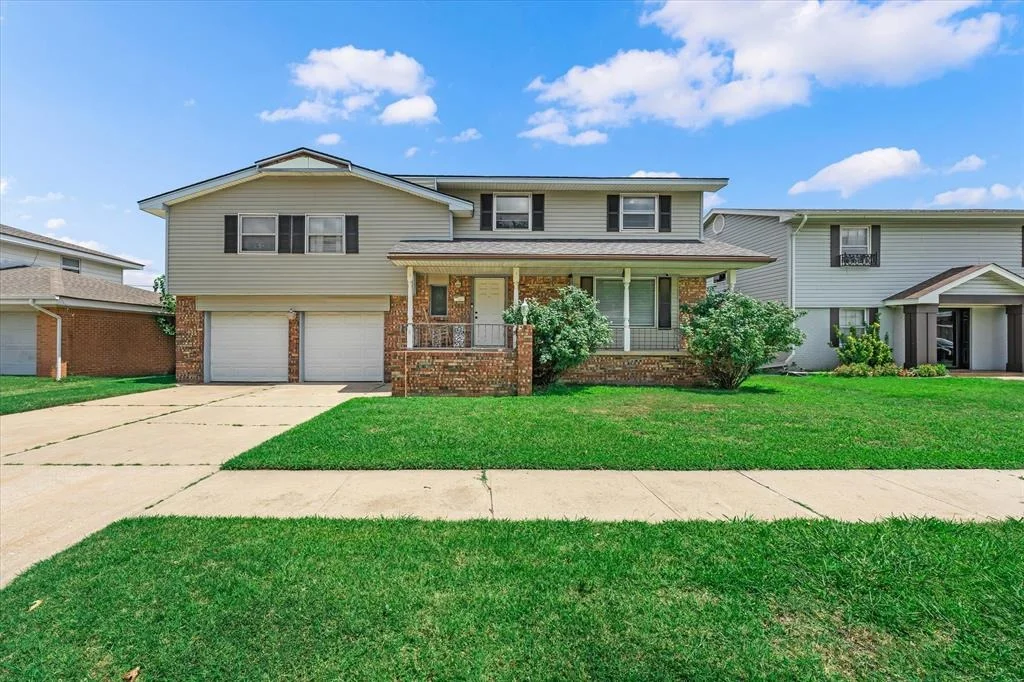 Photo of 2232 Laneway Drive