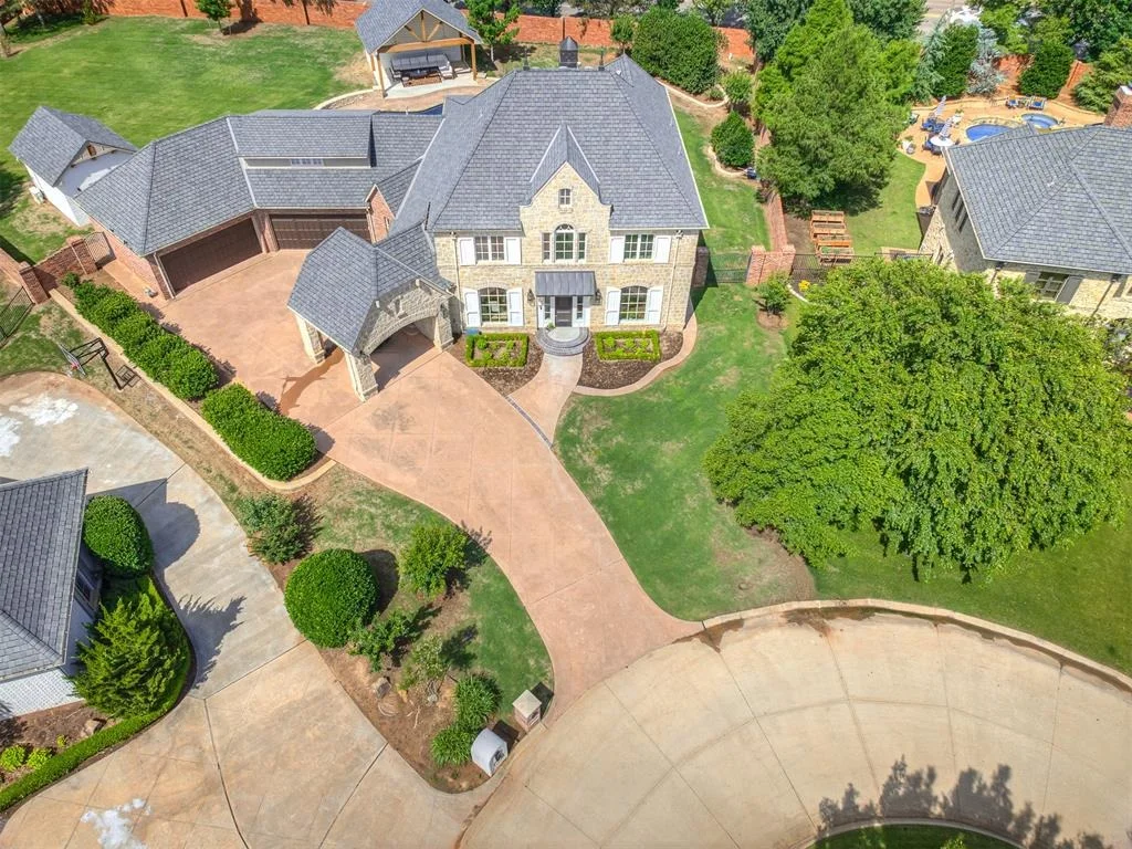 Photo of 18601 Wolf Creek Drive
