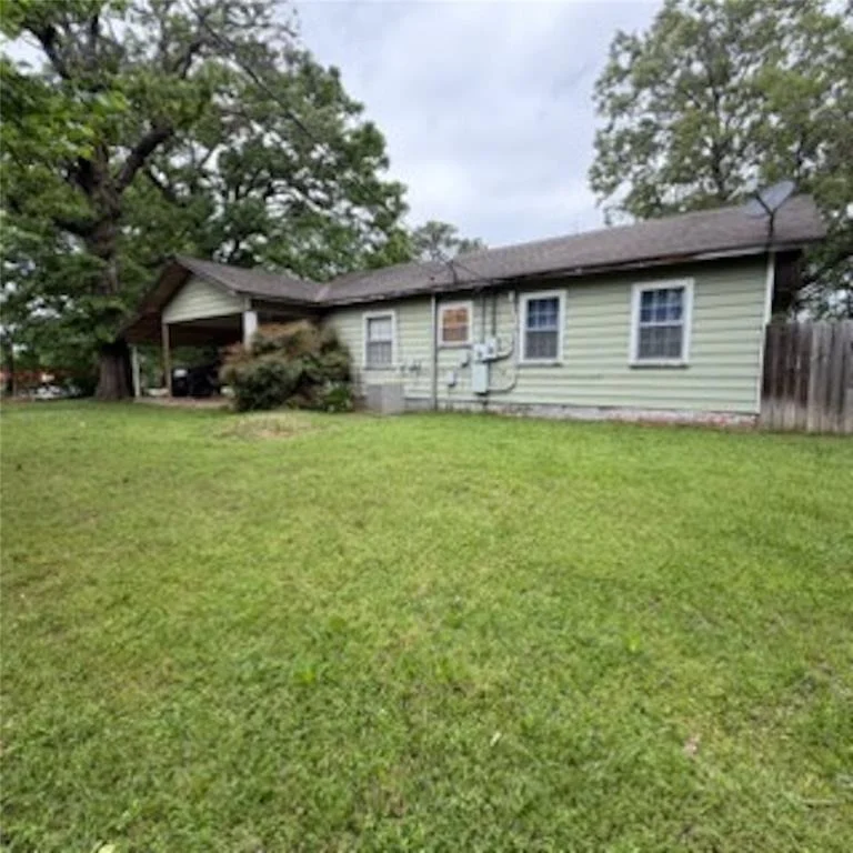 Photo of 103 E Sherry Lane