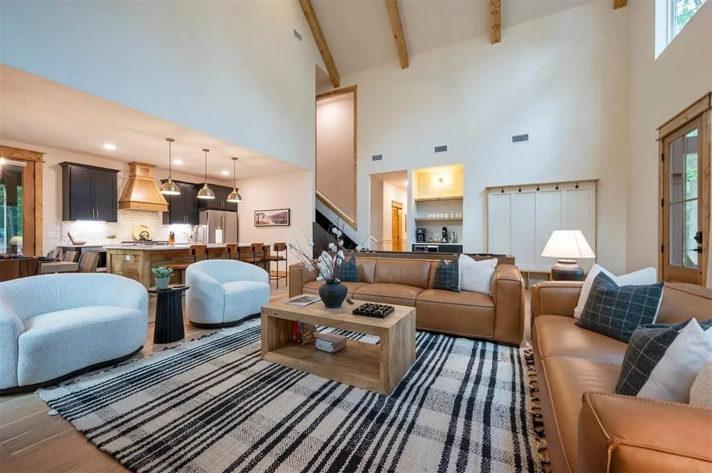 Photo of 590 Three Creeks Road