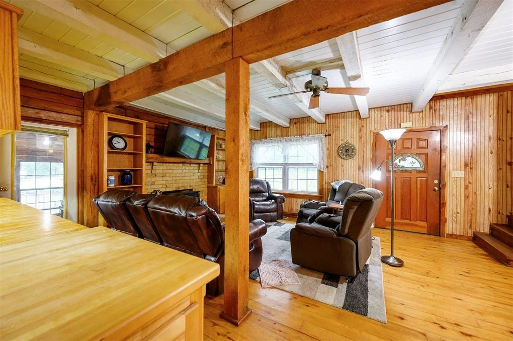 Photo of 1037 River Bluff Road