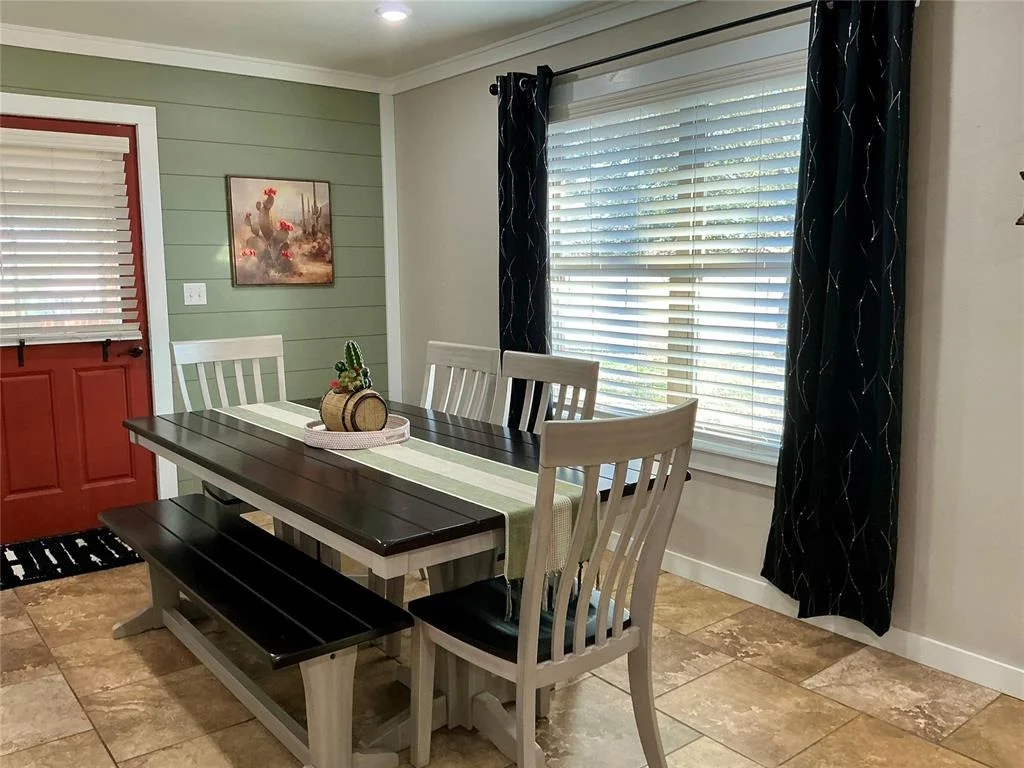 Photo of 868 N Living Land Road