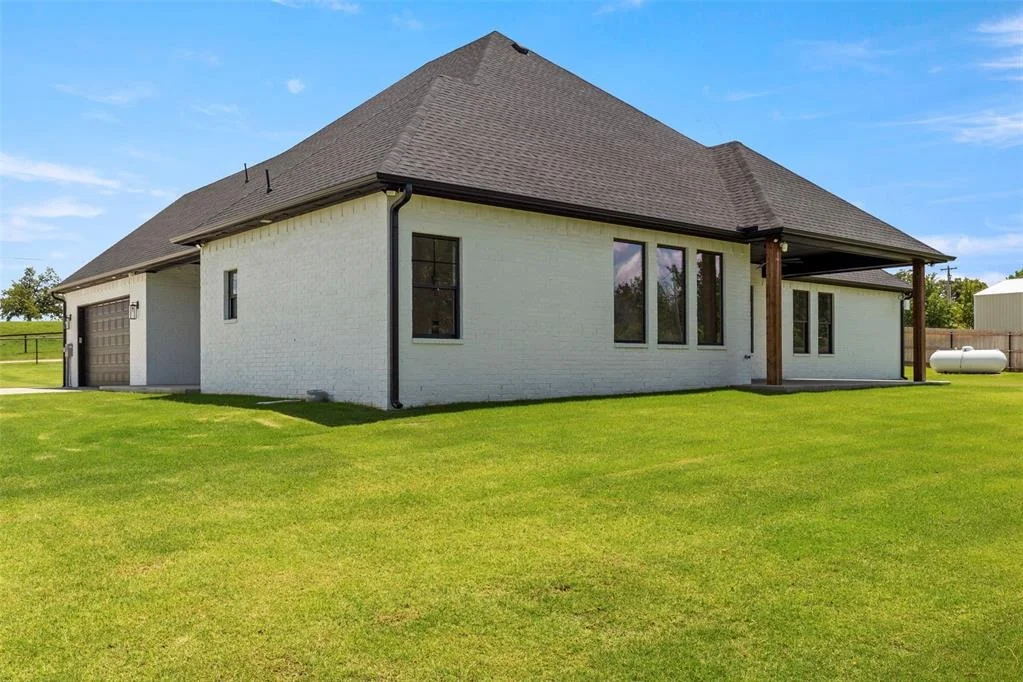 Photo of 2884 Springridge Road