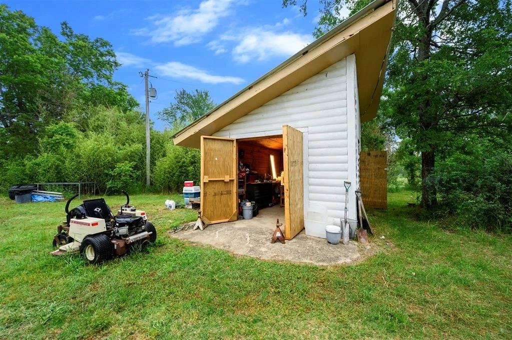 Photo of 1037 River Bluff Road