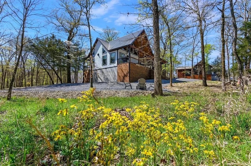 Photo of 862 Hickory Post Road