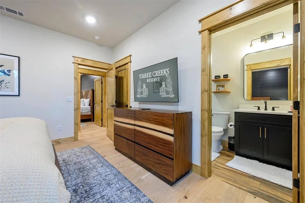 Photo of 590 Three Creeks Road
