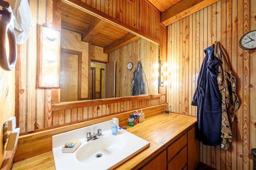 Photo of 1037 River Bluff Road