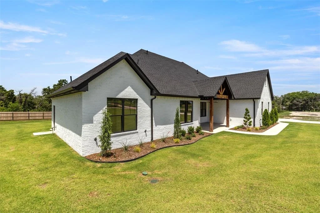 Photo of 2884 Springridge Road