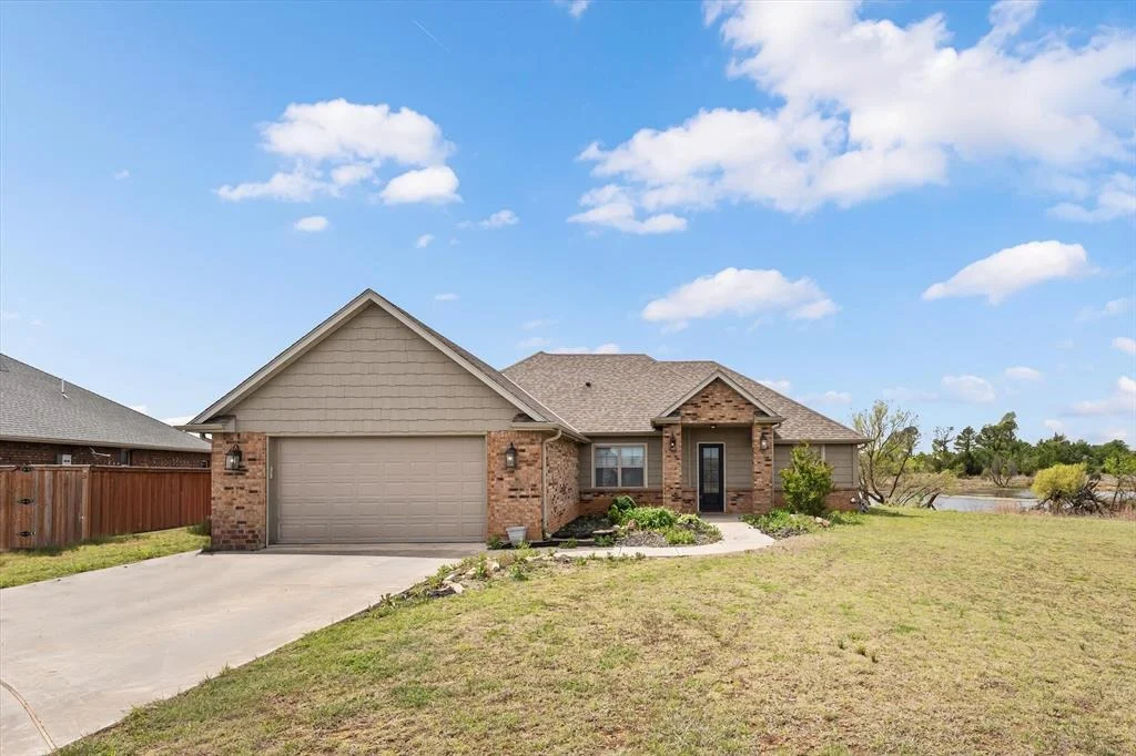Photo of 15 Blue Meadow Drive