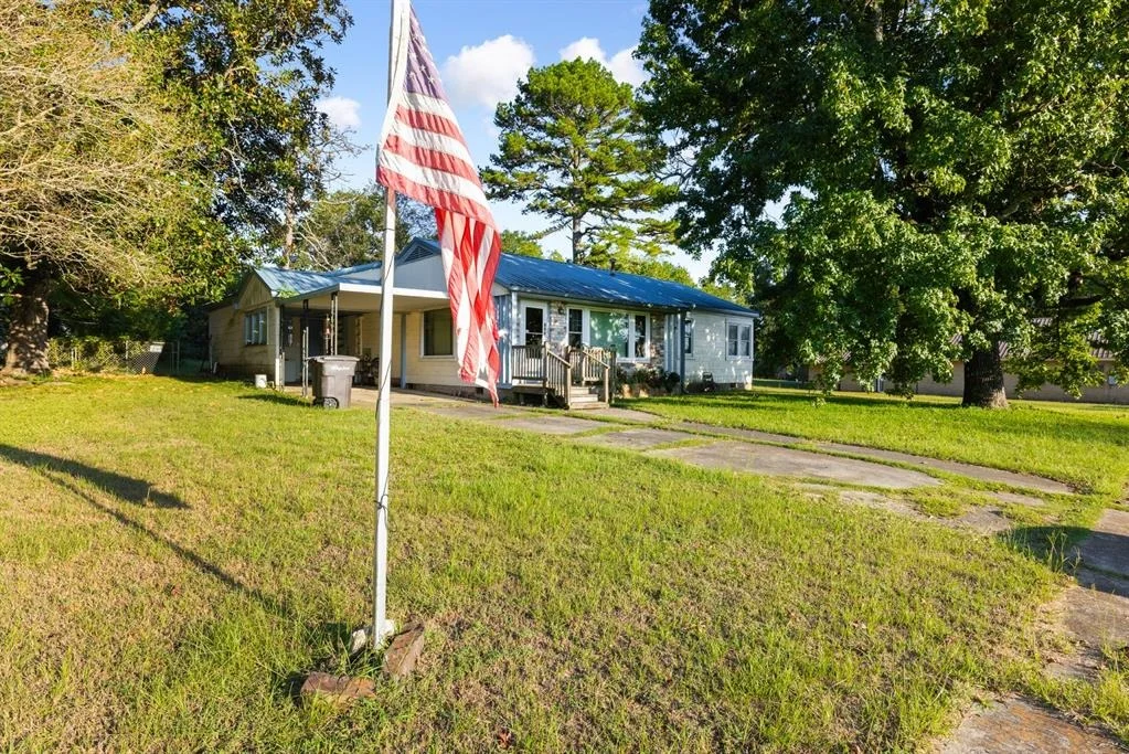 Photo of 200 Campbell Street