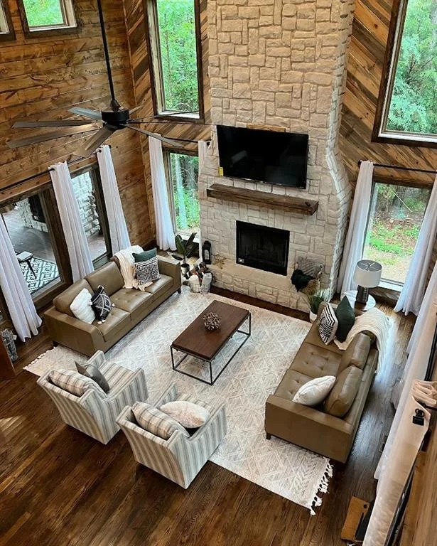 Photo of 123 KING PINE Lane