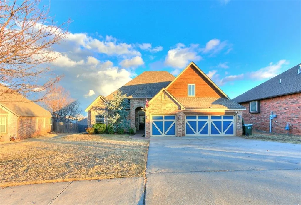 Photo of 307 Summit Bend