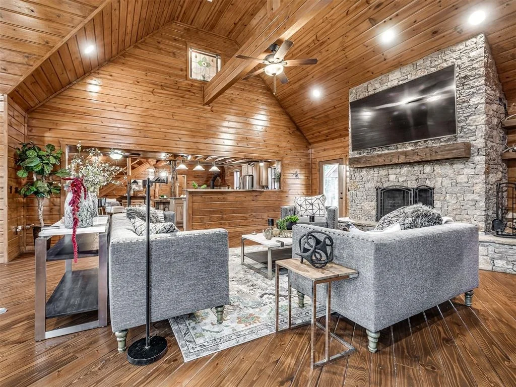 Photo of 15700 Holt Road