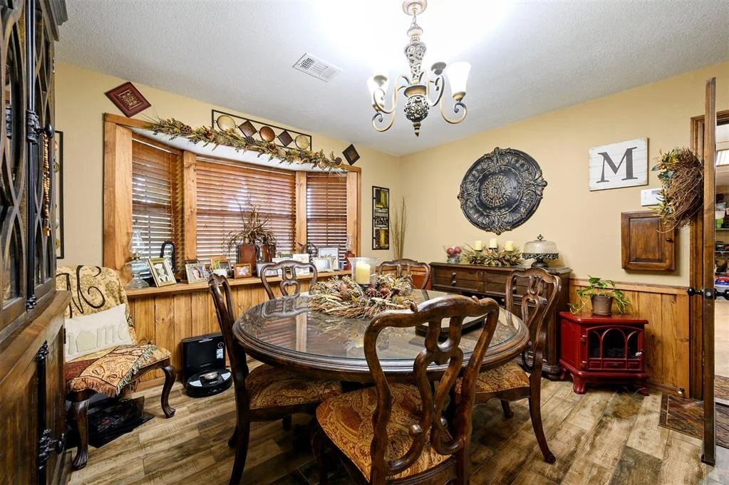 Photo of 2352 Pollard Road