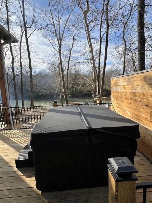 Photo of 915 Riverview Road