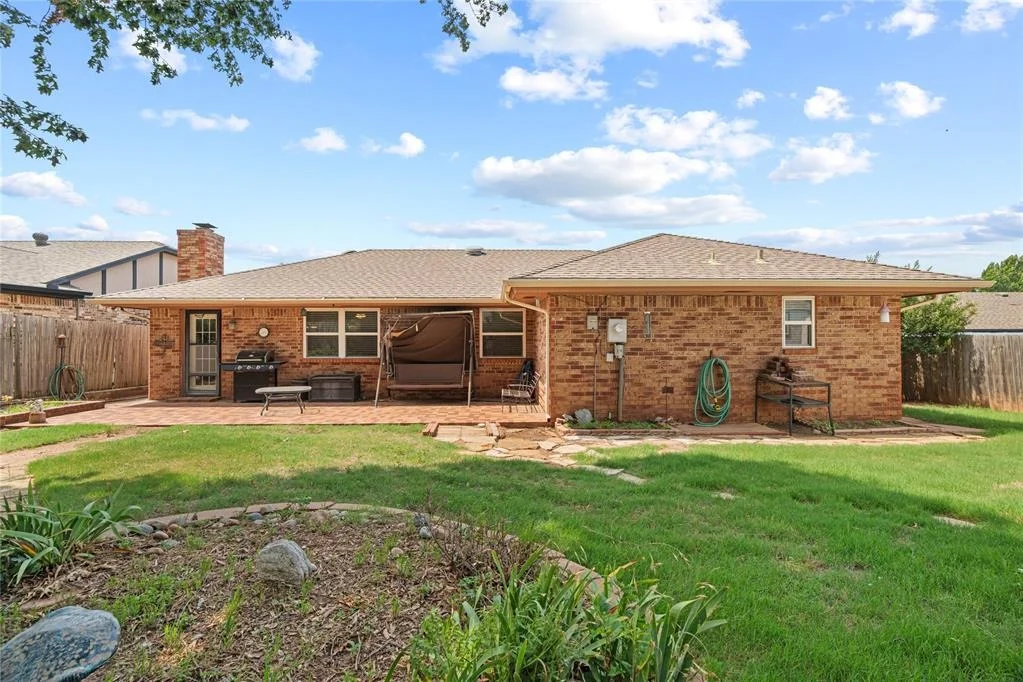 Photo of 305 W Platt Drive