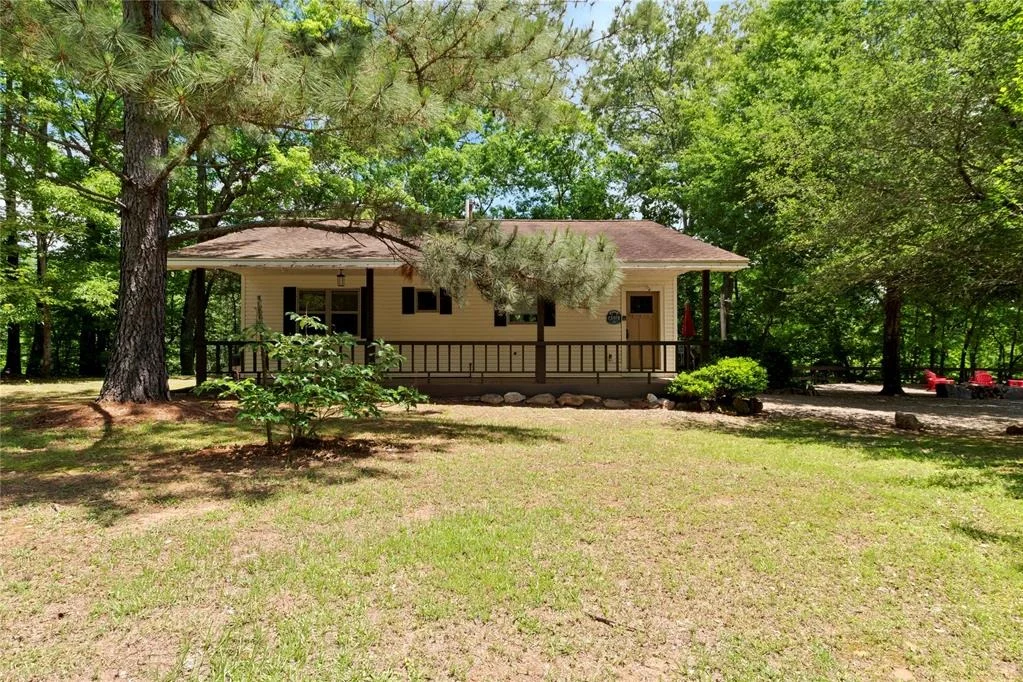 Photo of 868 Red Fox Road