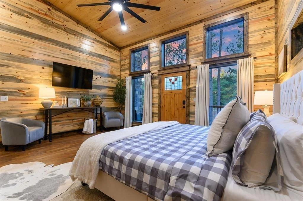 Photo of 453 Bear Pine Trail
