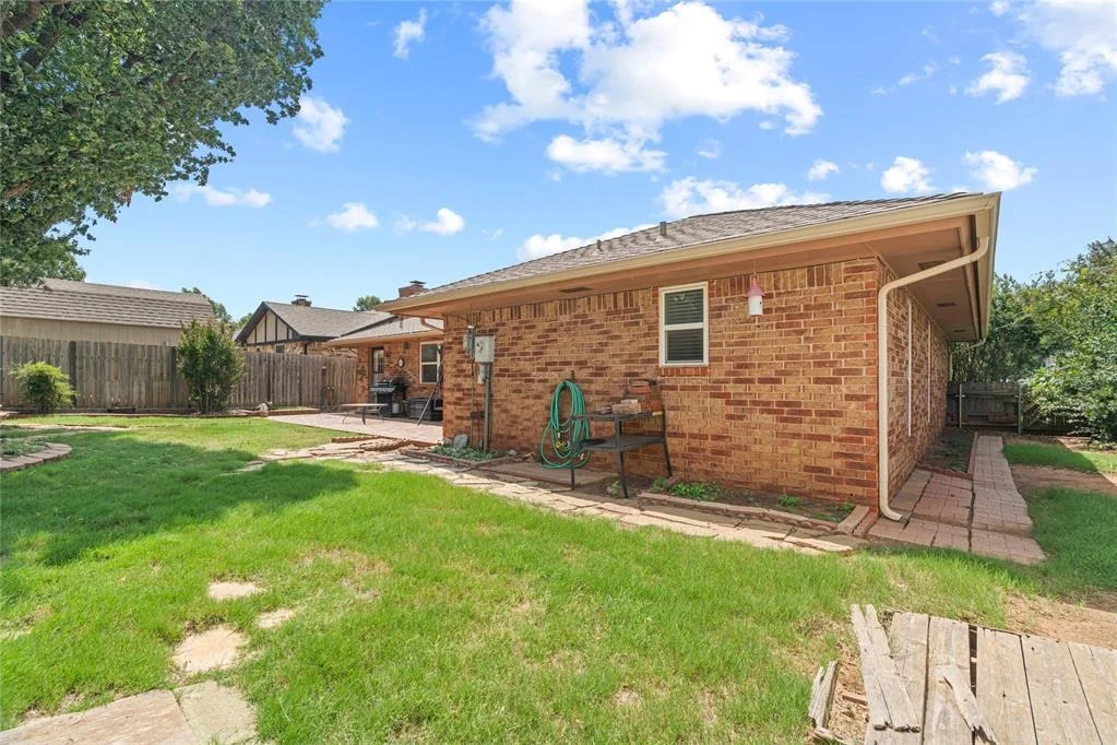 Photo of 305 W Platt Drive