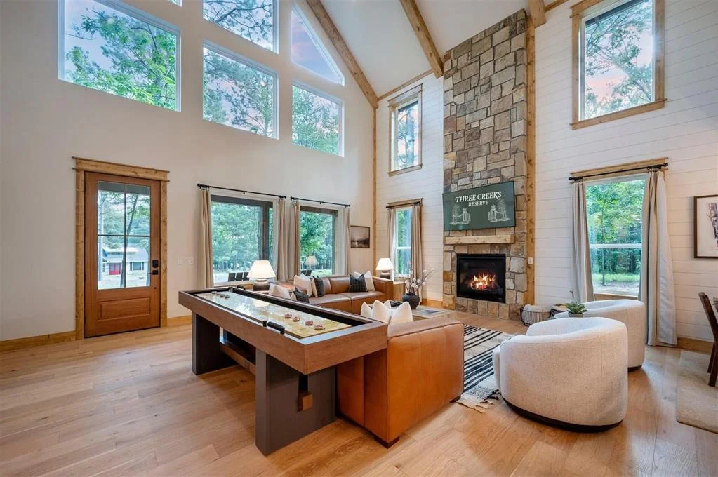 Photo of 590 Three Creeks Road