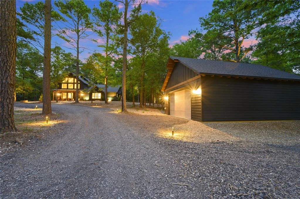 Photo of 590 Three Creeks Road