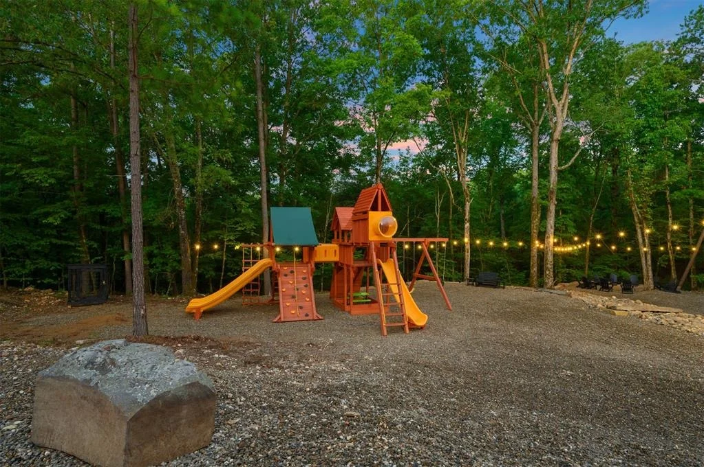 Photo of 215 Top Notch Lane
