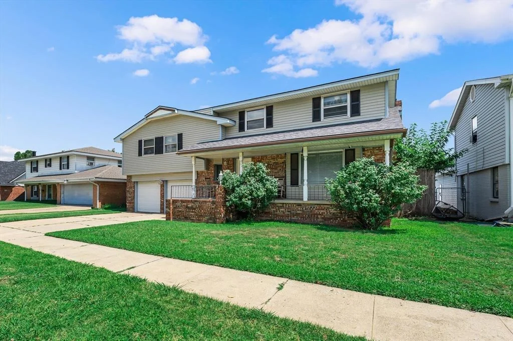 Photo of 2232 Laneway Drive