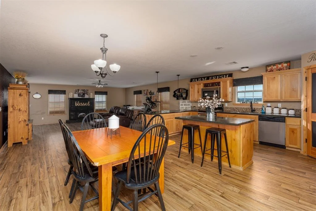 Photo of 409748 E 1160 Road