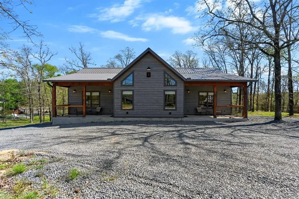 Photo of 772 Hickory Post Road