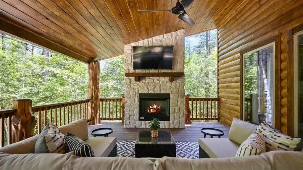 Photo of 123 KING PINE Lane